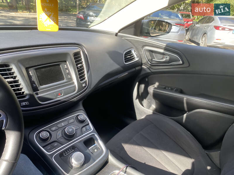 Седан Chrysler 200 2014 в Киеве
