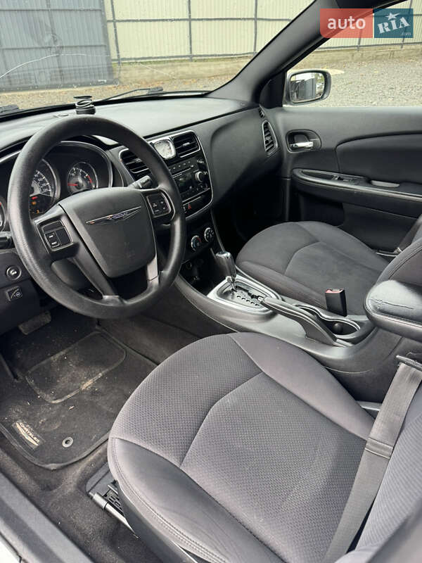 Седан Chrysler 200 2013 в Одессе