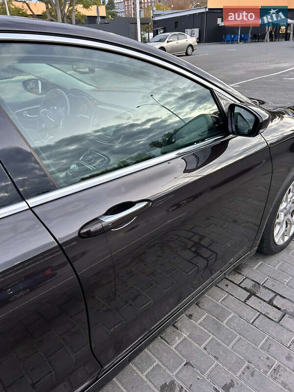 Седан Chrysler 200 2014 в Днепре