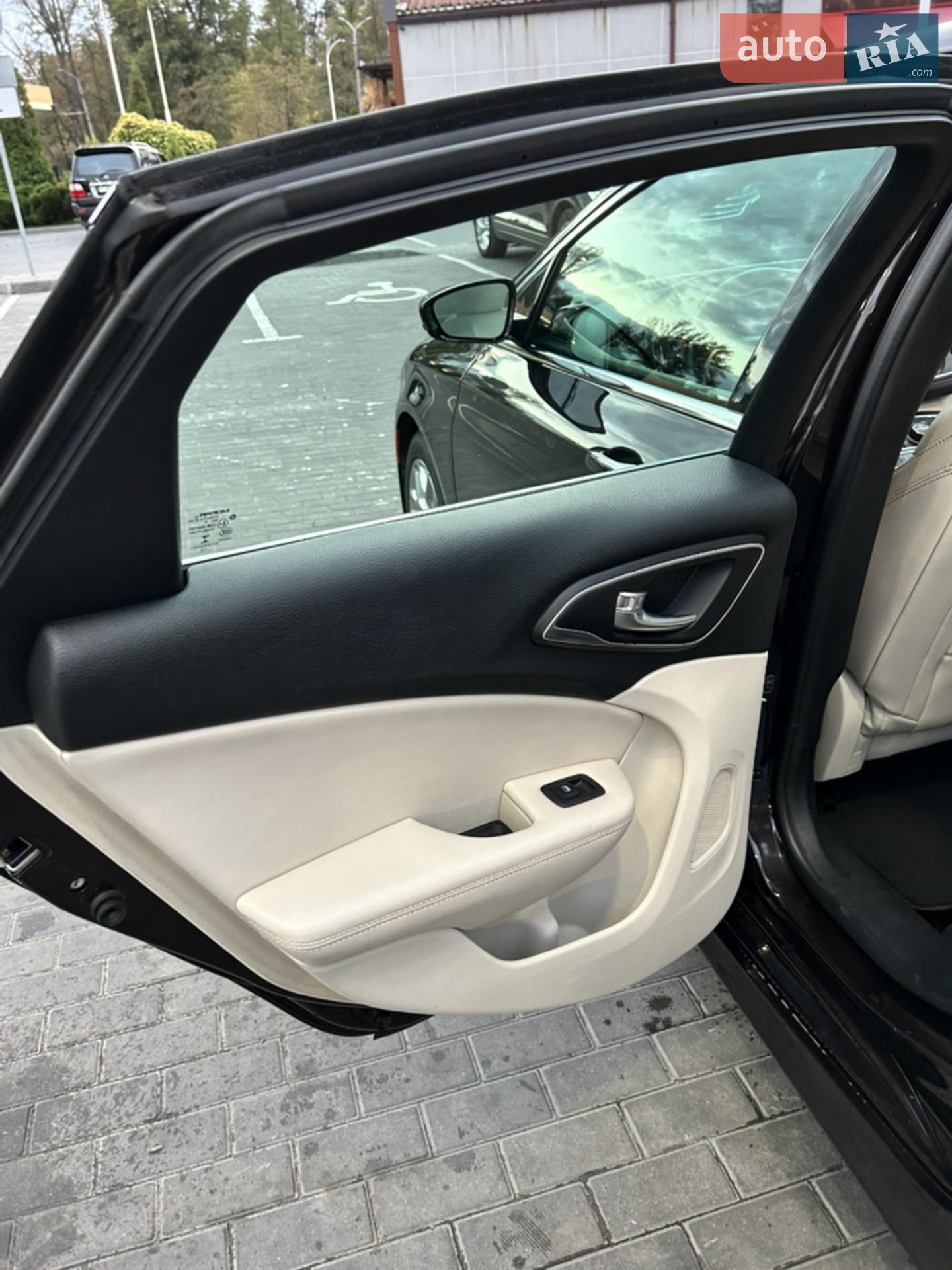2014 Chrysler 200 - мініатюра 17