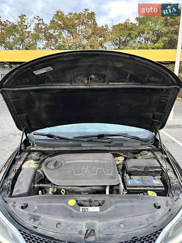 Седан Chrysler 200 2014 в Днепре