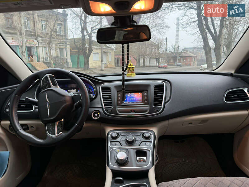 Седан Chrysler 200 2014 в Николаеве