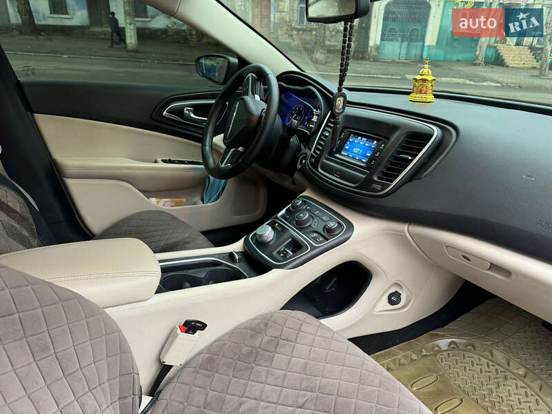 Седан Chrysler 200 2014 в Николаеве