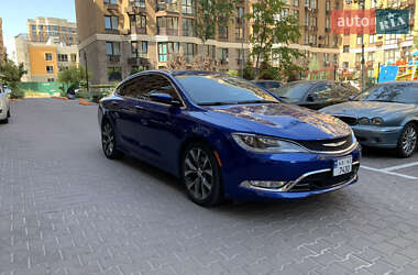 Седан Chrysler 200 2015 в  фото 5 Седан Chrysler 200 2015 в
