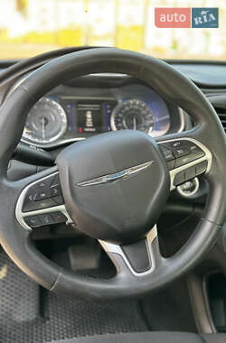 Седан Chrysler 200 2014 в 