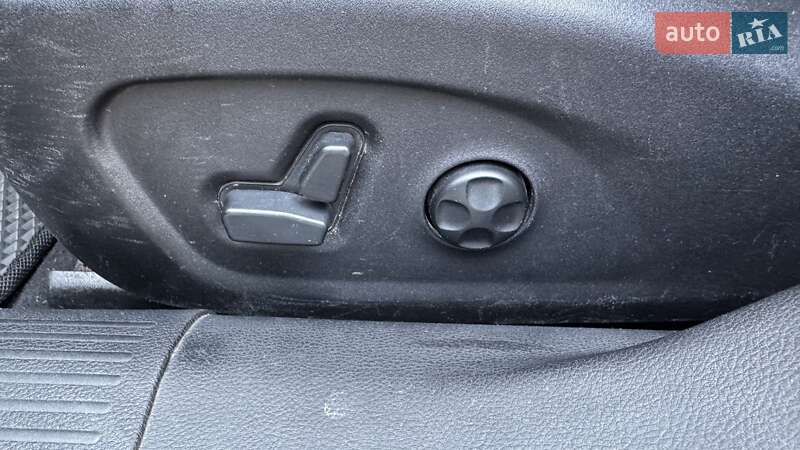 Седан Chrysler 200 2015 в Сумах