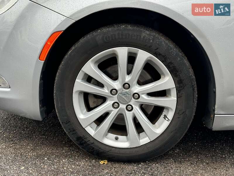 Седан Chrysler 200 2014 в Виннице