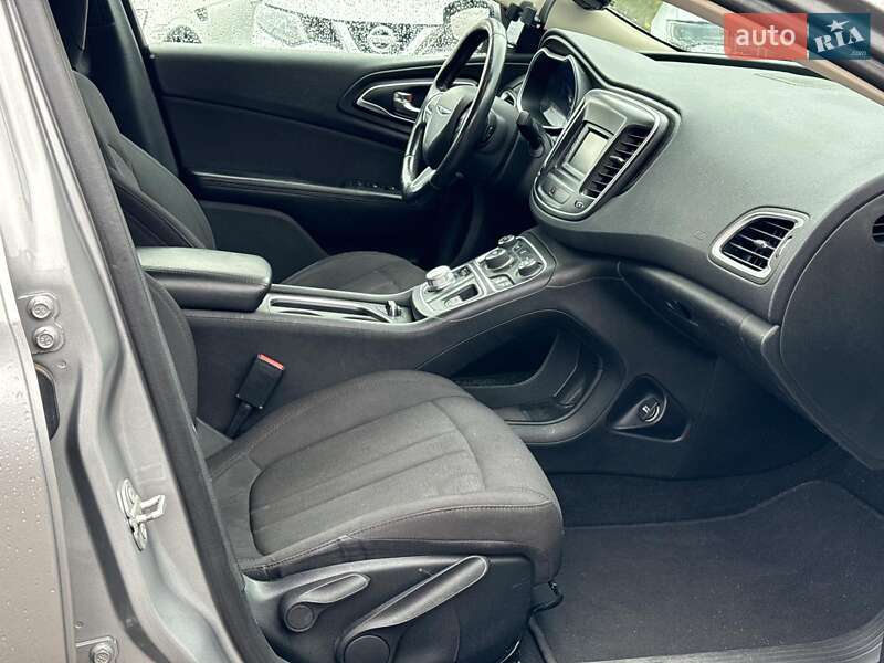 Седан Chrysler 200 2014 в Виннице