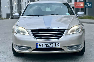 Седан Chrysler 200 2014 в 