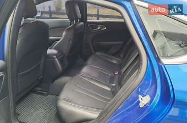 Седан Chrysler 200 2015 в  фото 2 Седан Chrysler 200 2015 в