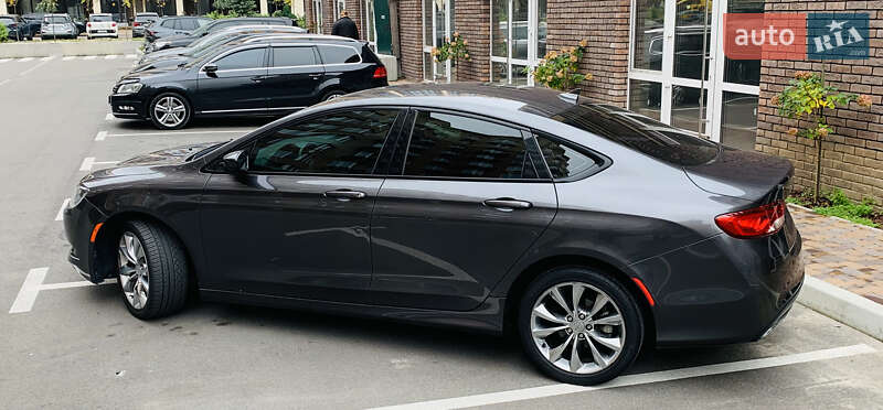 Седан Chrysler 200 2015 в Києві