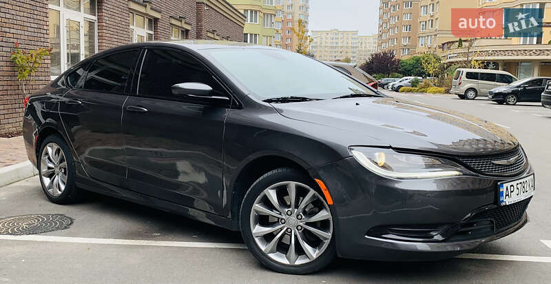 Седан Chrysler 200 2015 в Києві