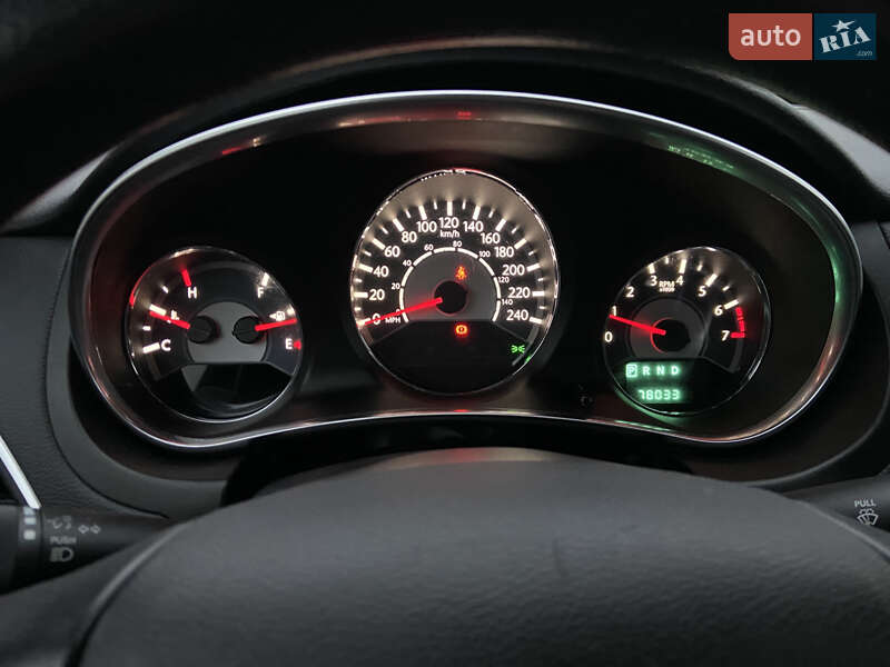 Седан Chrysler 200 2014 в Дубні