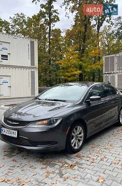 Седан Chrysler 200 2016 в Києві