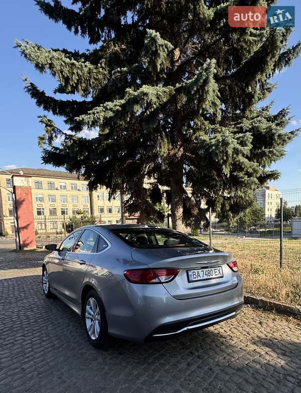 Седан Chrysler 200 2015 в Кропивницком