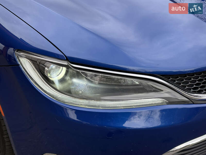 Седан Chrysler 200 2015 в Днепре