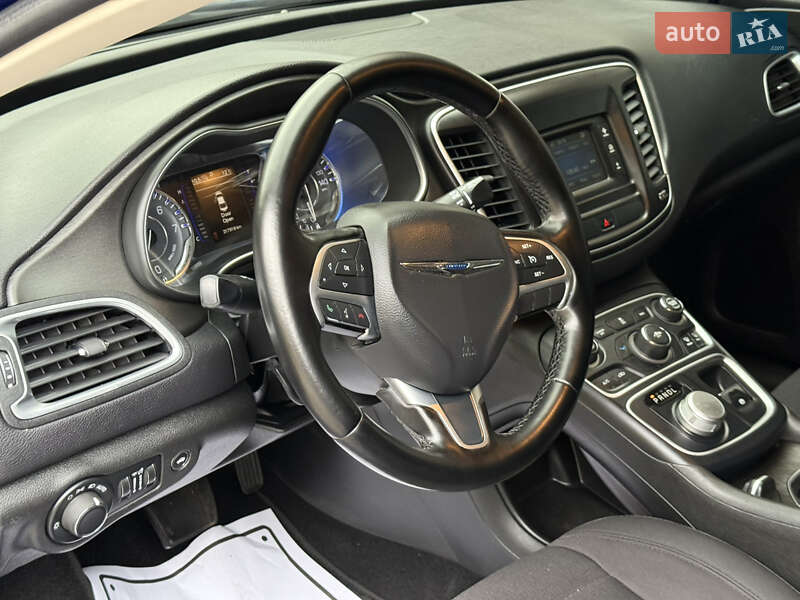 Седан Chrysler 200 2015 в Днепре