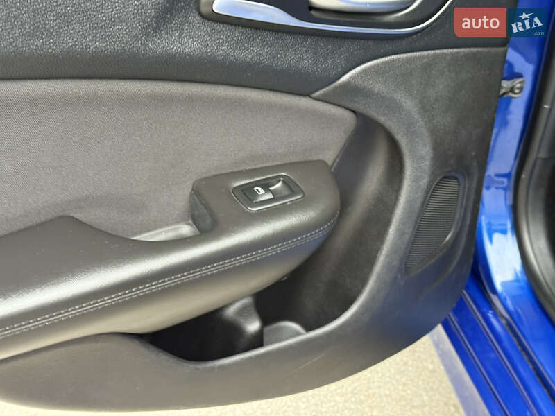 Седан Chrysler 200 2015 в Днепре