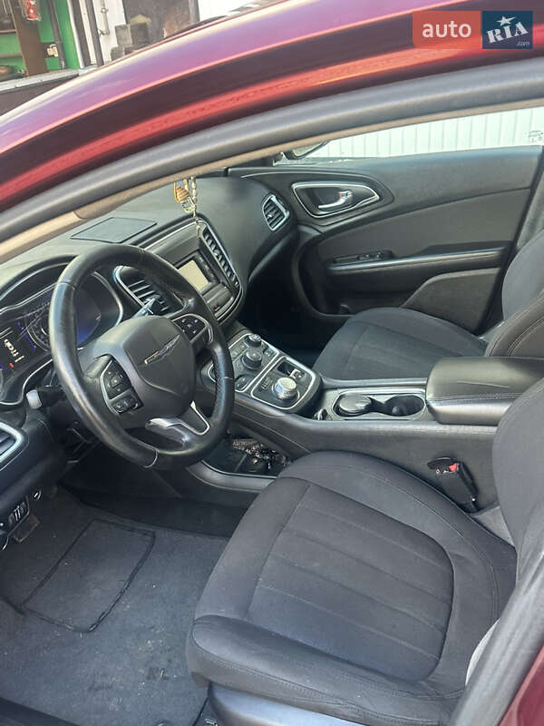 Седан Chrysler 200 2015 в Кропивницькому