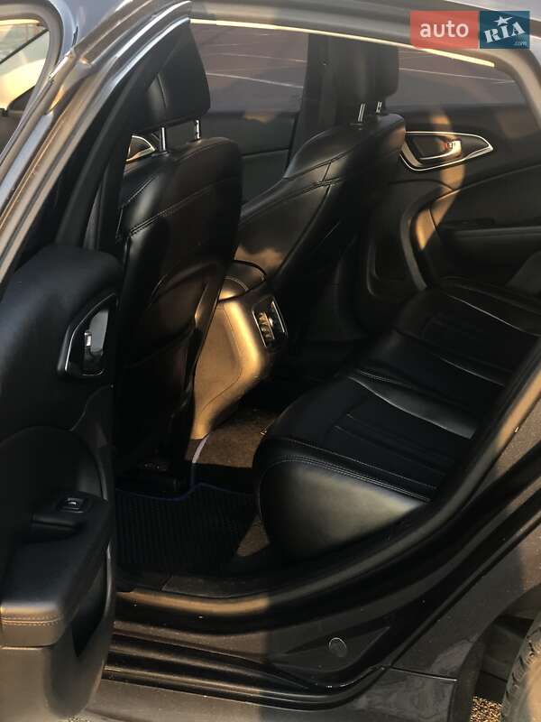 Седан Chrysler 200 2016 в Киеве