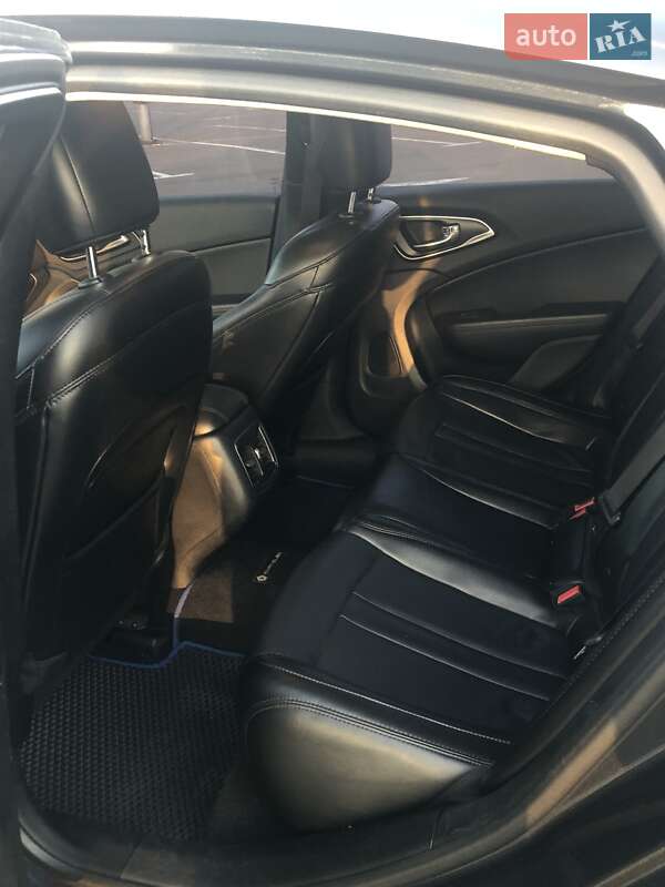 Седан Chrysler 200 2016 в Киеве