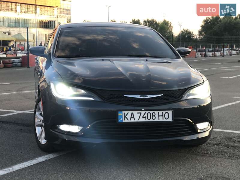 Седан Chrysler 200 2016 в Киеве