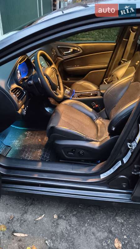 Седан Chrysler 200 2015 в Чернигове фото 18 Седан Chrysler 200 2015 в Чернигове