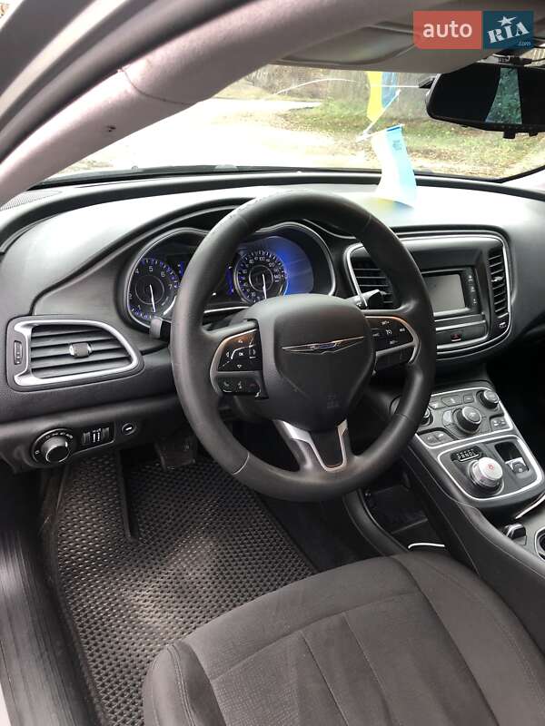 Седан Chrysler 200 2015 в Киеве фото 9 Седан Chrysler 200 2015 в Киеве