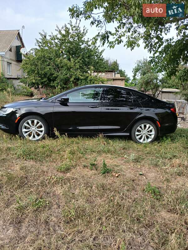 Седан Chrysler 200 2015 в Черкасах
