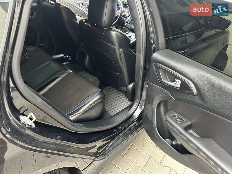 Седан Chrysler 200 2015 в Хмельницькому