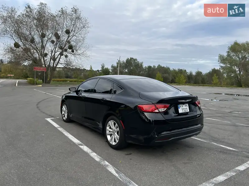 Chrysler 200