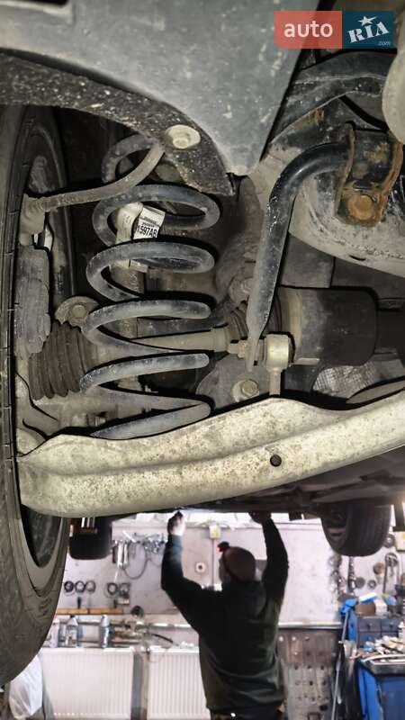 Седан Chrysler 200 2015 в Чернігові