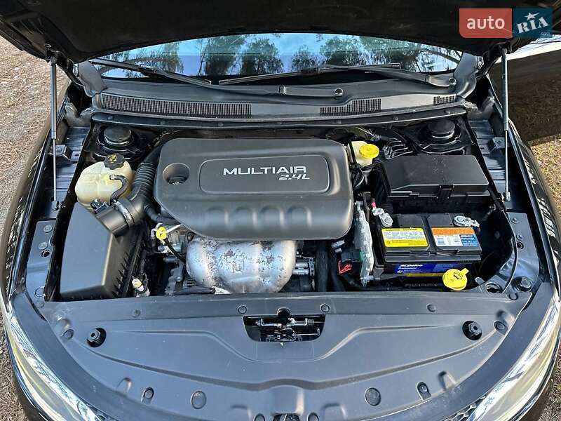 Седан Chrysler 200 2015 в Житомирі фото 23 Седан Chrysler 200 2015 в Житомирі