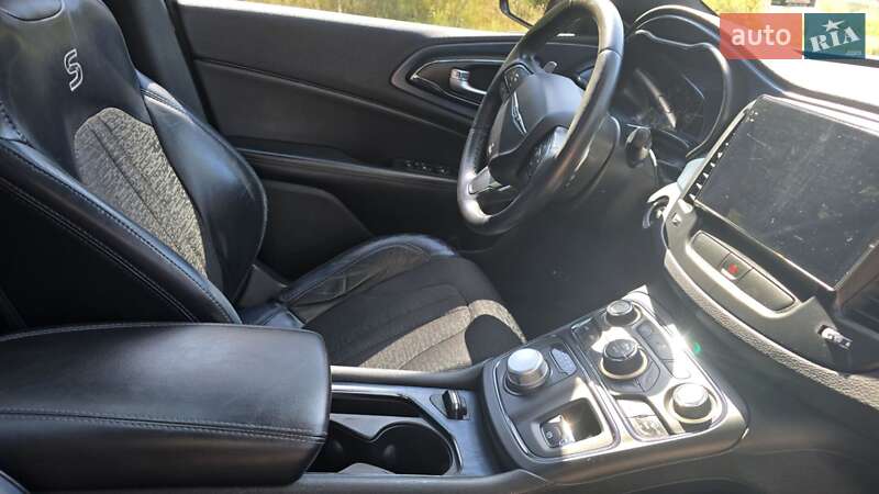 Седан Chrysler 200 2014 в Киеве фото 14 Седан Chrysler 200 2014 в Киеве