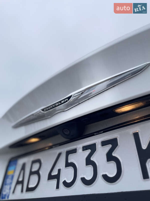 Седан Chrysler 200 2016 в Вінниці