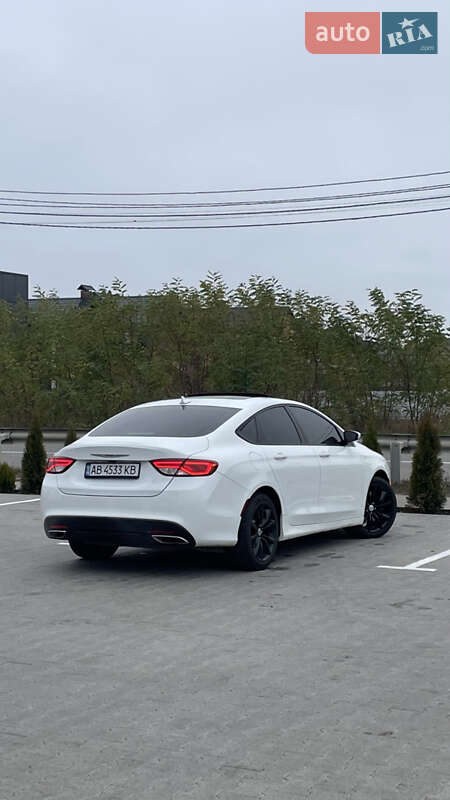 Седан Chrysler 200 2016 в Вінниці