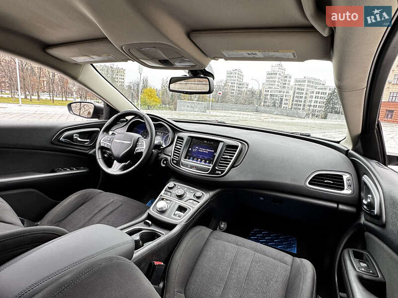 Седан Chrysler 200 2015 в Харькове
