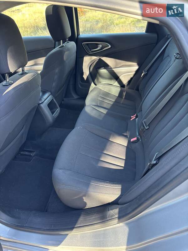 Седан Chrysler 200 2014 в Києві фото 23 Седан Chrysler 200 2014 в Києві