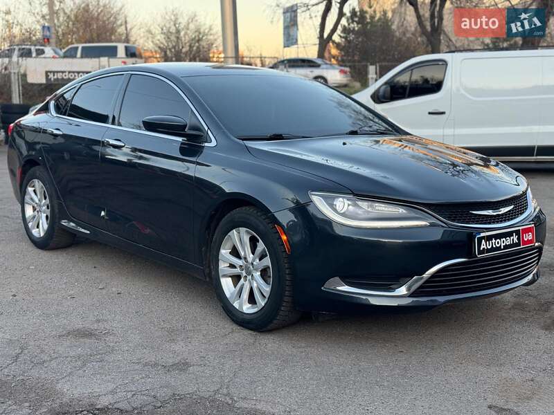 Седан Chrysler 200 2016 в Виннице