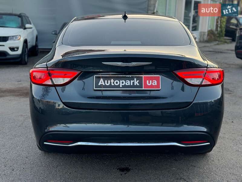 Седан Chrysler 200 2016 в Виннице