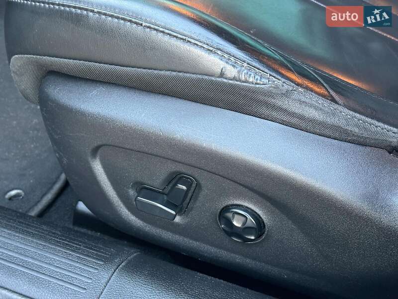 Седан Chrysler 200 2016 в Виннице