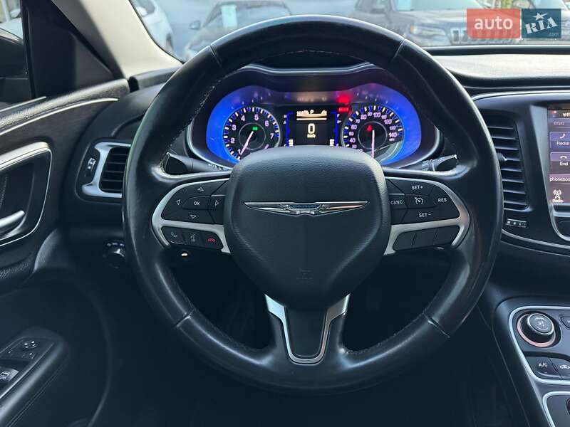 Седан Chrysler 200 2016 в Виннице