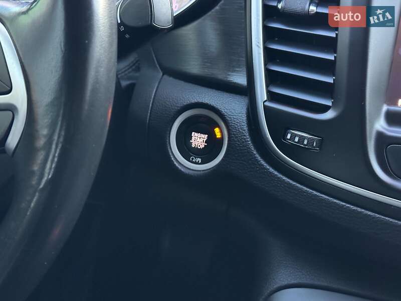 Седан Chrysler 200 2016 в Виннице