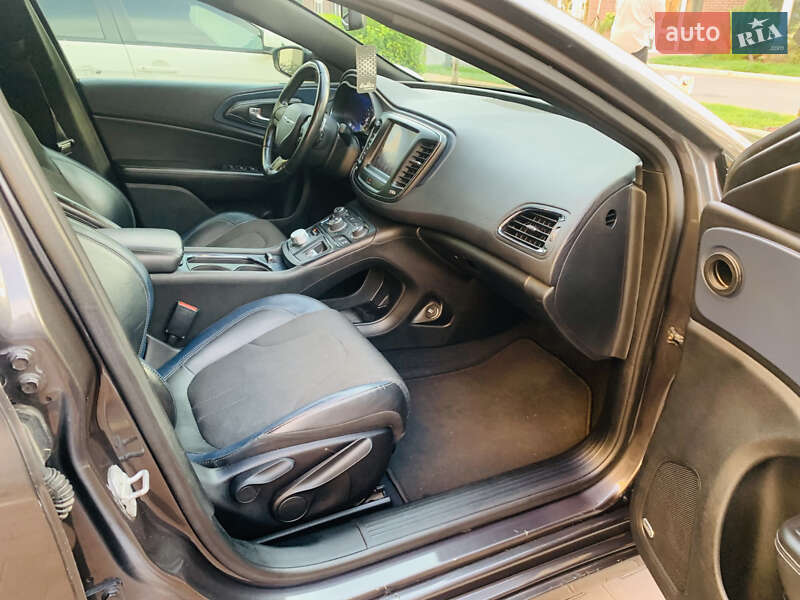 Седан Chrysler 200 2015 в Києві фото 68 Седан Chrysler 200 2015 в Києві