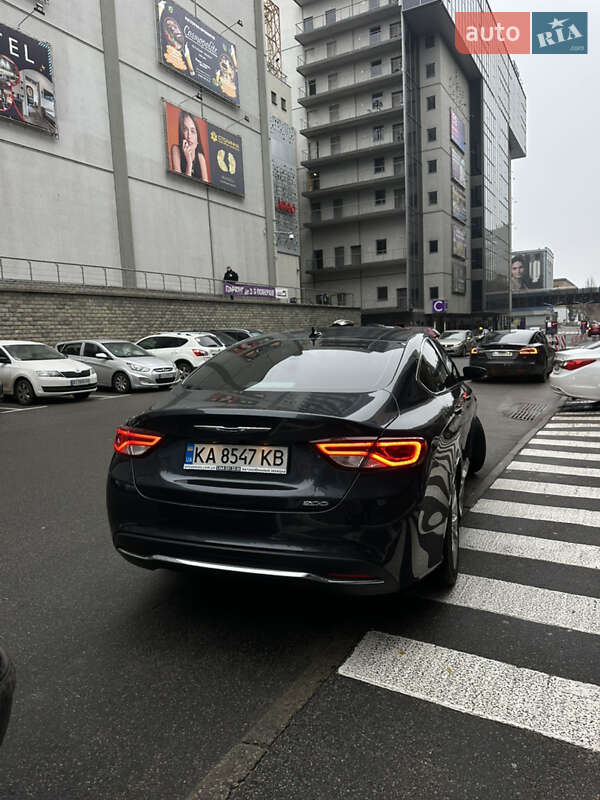 Седан Chrysler 200 2016 в Киеве