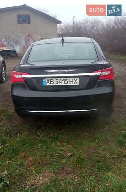 Седан Chrysler 200 2013 в Липовце