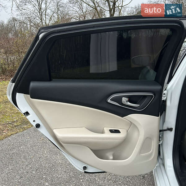 Седан Chrysler 200 2014 в Чернівцях