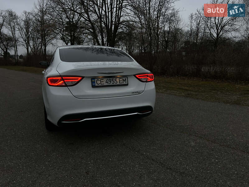 Седан Chrysler 200 2014 в Чернівцях