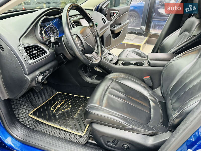 Седан Chrysler 200 2016 в Харкові