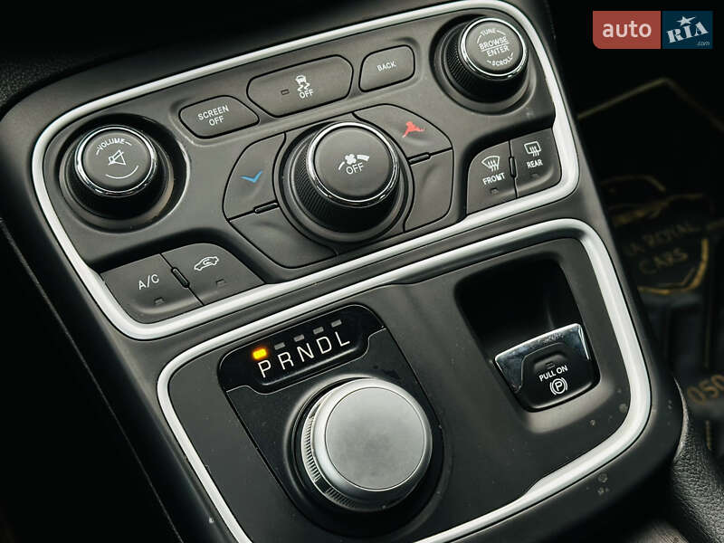 Седан Chrysler 200 2016 в Харкові